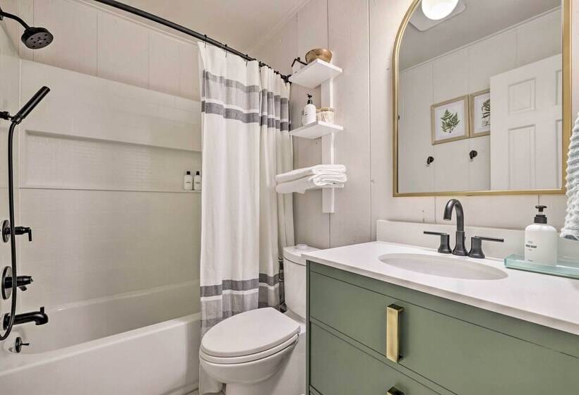 Sweetfern Gouldsboro Cabin: Deck + Lake Access