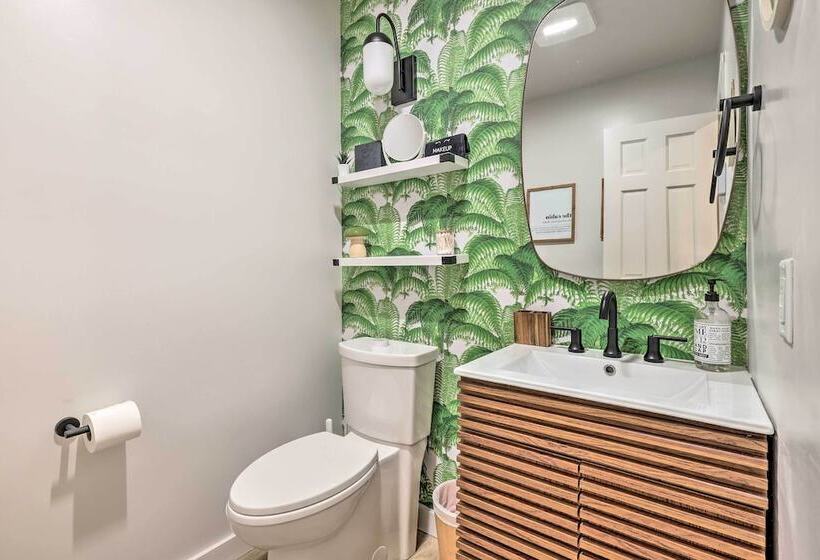 Sweetfern Gouldsboro Cabin: Deck + Lake Access