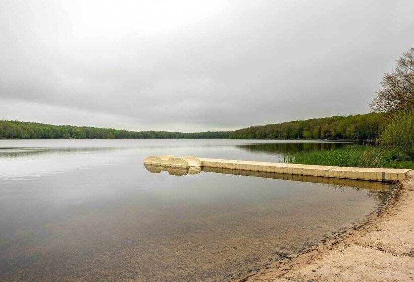 Sweetfern Gouldsboro Cabin: Deck + Lake Access