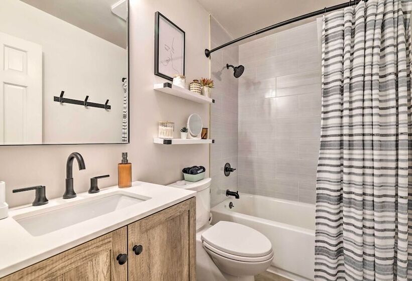 Sweetfern Gouldsboro Cabin: Deck + Lake Access