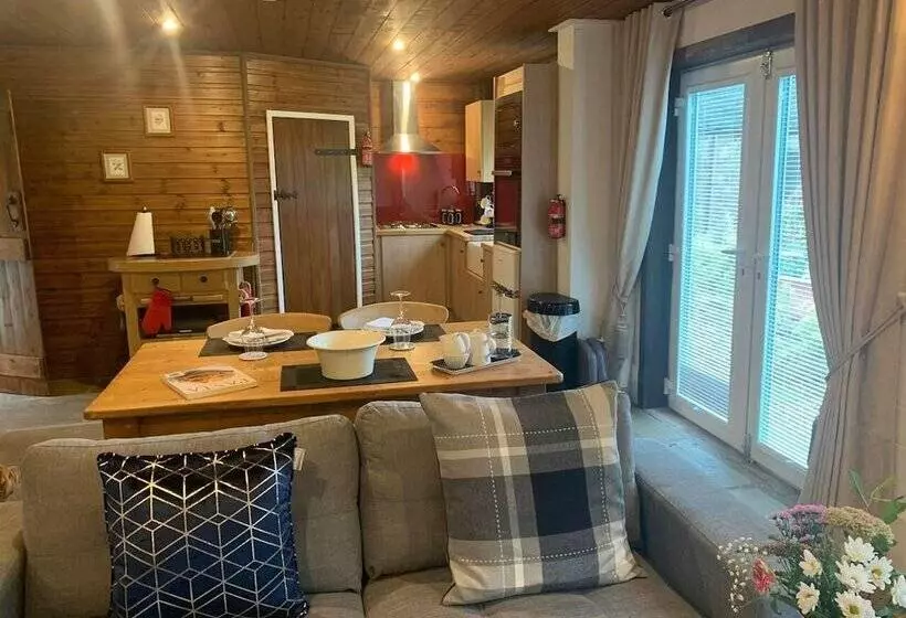 The Lodge   Peaceful Relaxing Hideaway