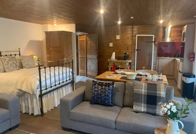 The Lodge   Peaceful Relaxing Hideaway