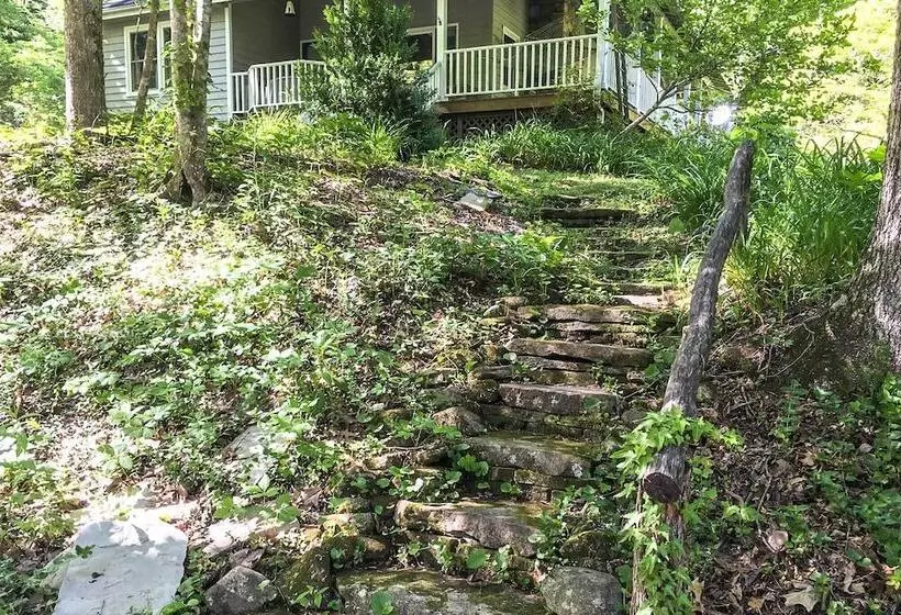 Blue Ridge Mountain Escape ~ 8 Mi To Chimney Rock