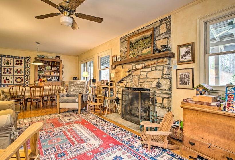 Blue Ridge Mountain Escape ~ 8 Mi To Chimney Rock