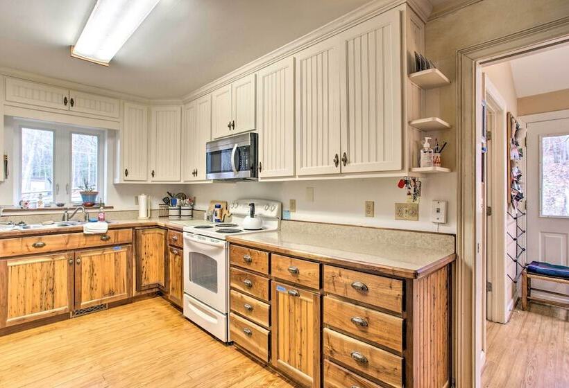 Blue Ridge Mountain Escape ~ 8 Mi To Chimney Rock