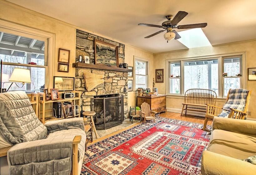 Blue Ridge Mountain Escape ~ 8 Mi To Chimney Rock