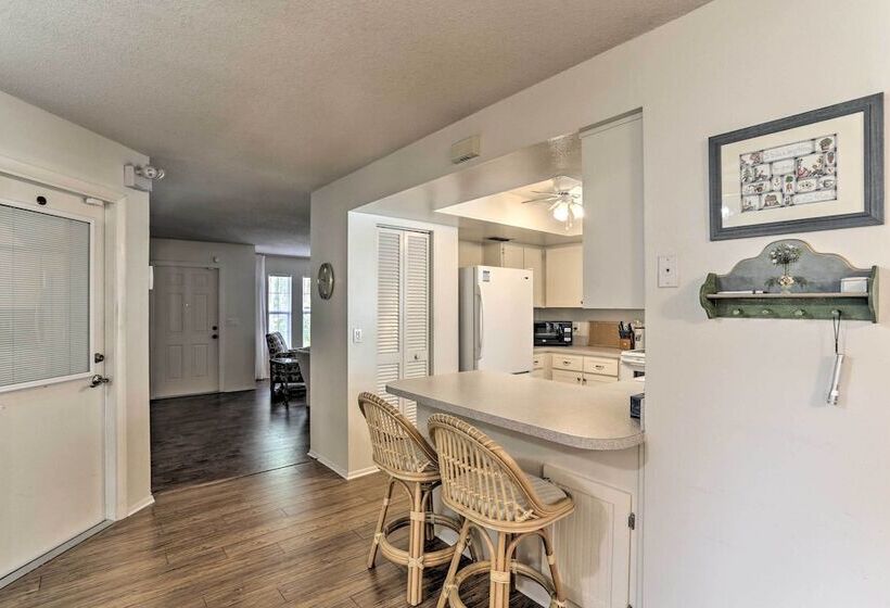 Bokeelia Retreat   Fishing Docks & Canals Nearby!