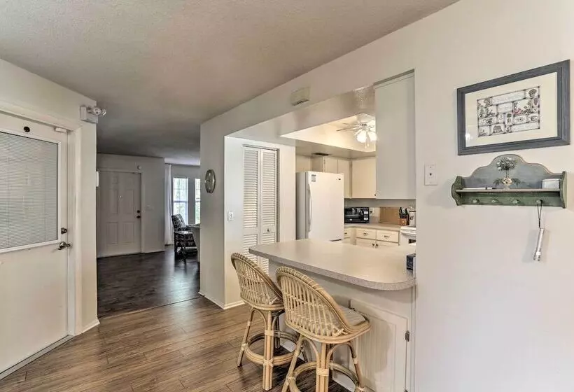 Bokeelia Retreat   Fishing Docks & Canals Nearby!