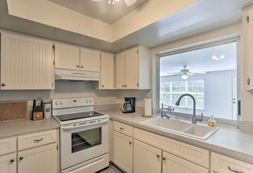 Bokeelia Retreat   Fishing Docks & Canals Nearby!