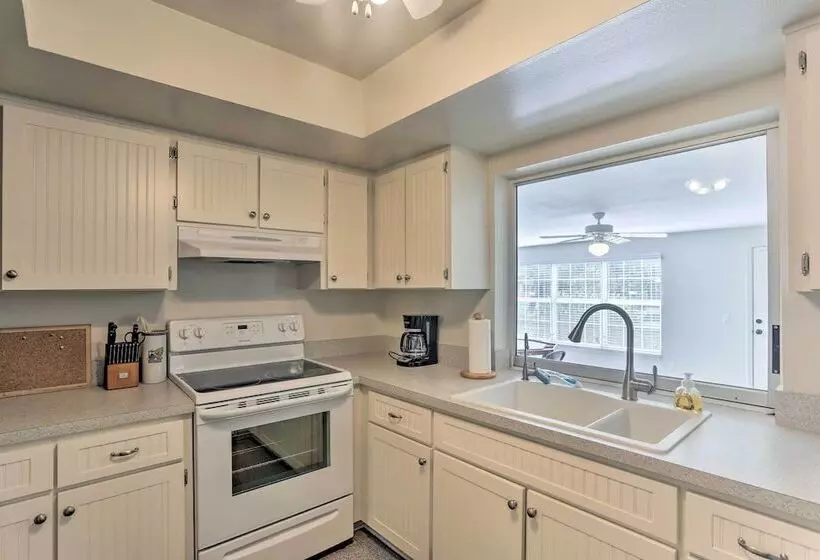 Bokeelia Retreat   Fishing Docks & Canals Nearby!