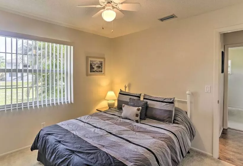 Bokeelia Retreat   Fishing Docks & Canals Nearby!