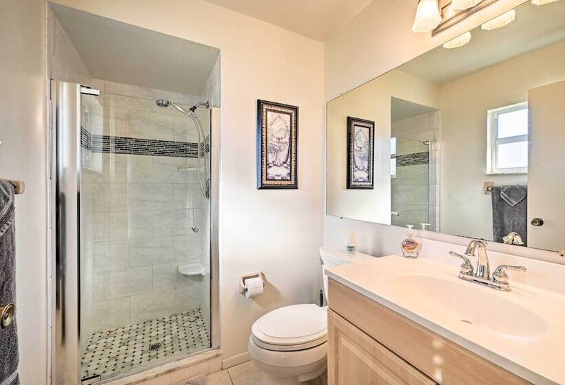 Bokeelia Retreat   Fishing Docks & Canals Nearby!