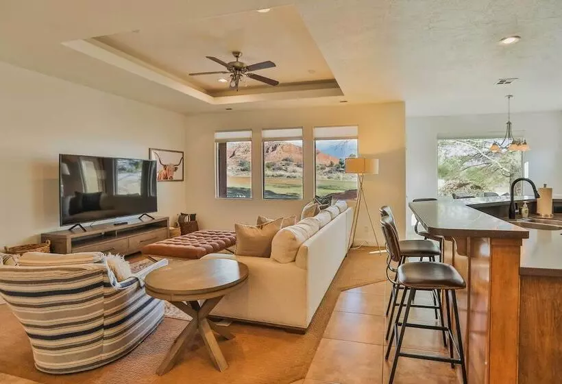 Zion Area Home W/ Scenic Views & Private Hot Tub!
