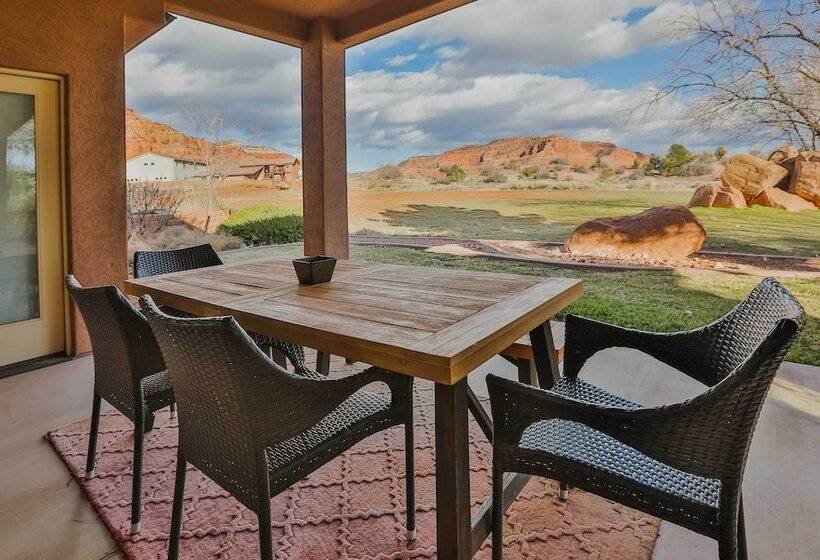 Zion Area Home W/ Scenic Views & Private Hot Tub!