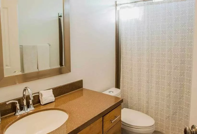 Zion Area Home W/ Scenic Views & Private Hot Tub!