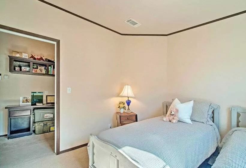 Calm Retreat W/ Ponds ~ 12 Mi To Somerville Lake