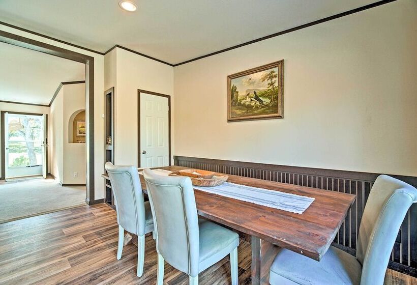 Calm Retreat W/ Ponds ~ 12 Mi To Somerville Lake