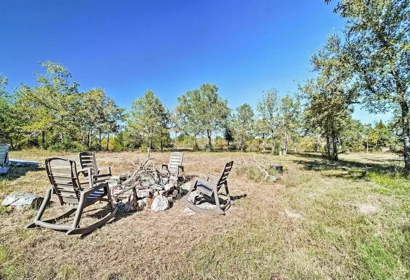 Calm Retreat W/ Ponds ~ 12 Mi To Somerville Lake