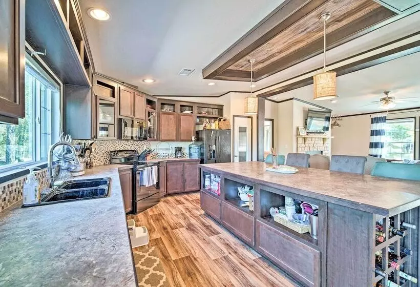 Calm Retreat W/ Ponds ~ 12 Mi To Somerville Lake