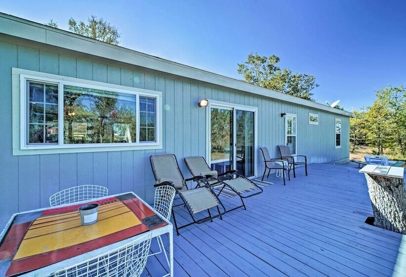 Calm Retreat W/ Ponds ~ 12 Mi To Somerville Lake