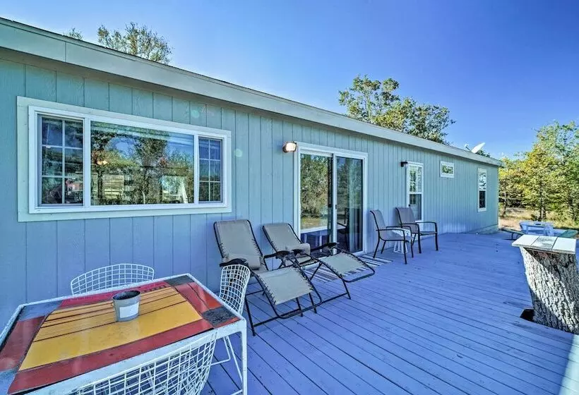 Calm Retreat W/ Ponds ~ 12 Mi To Somerville Lake