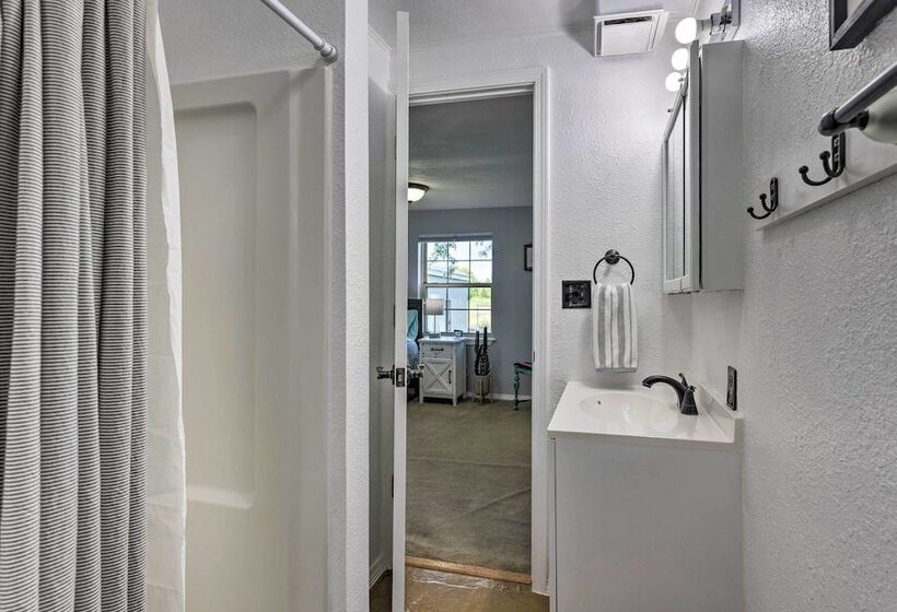 Carthage Family Home W/porch + Horse Boarding