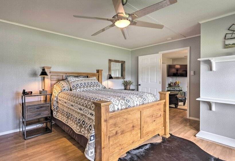 Carthage Family Home W/porch + Horse Boarding