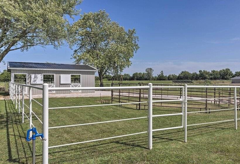 Carthage Family Home W/porch + Horse Boarding