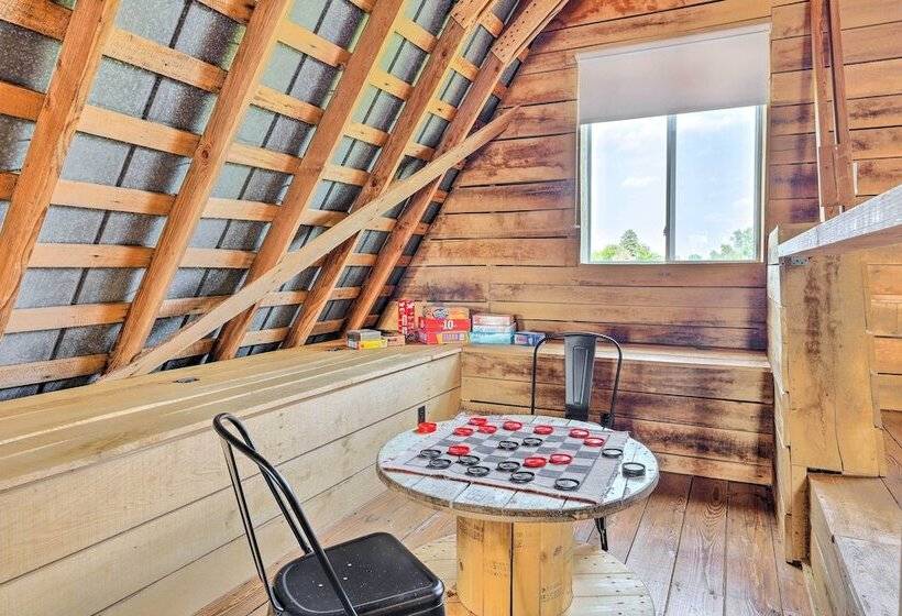 Charming Jeffersonville Barndominium W/ Fire Pit!