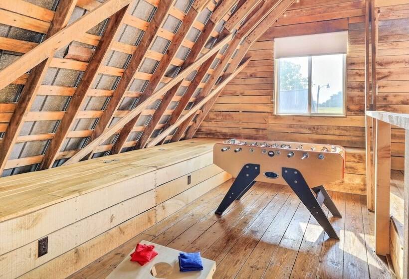 Charming Jeffersonville Barndominium W/ Fire Pit!