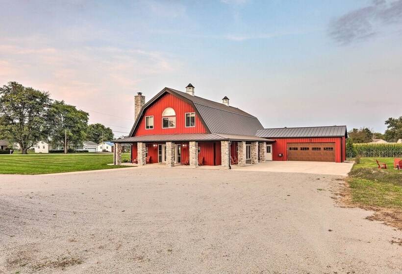 Charming Jeffersonville Barndominium W/ Fire Pit!
