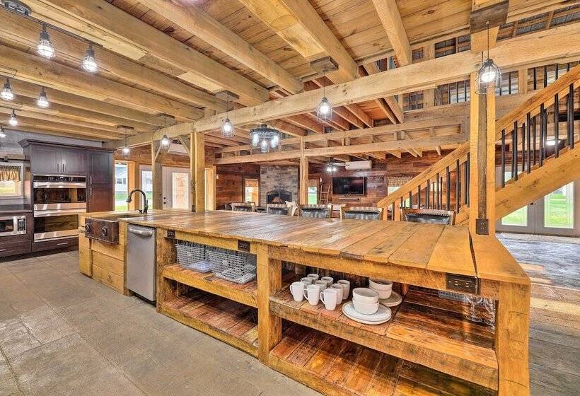 Charming Jeffersonville Barndominium W/ Fire Pit!