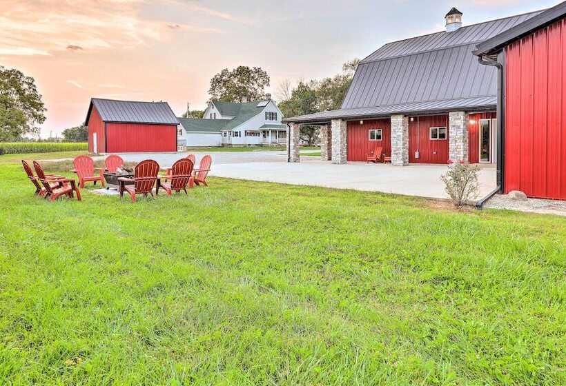 Charming Jeffersonville Barndominium W/ Fire Pit!
