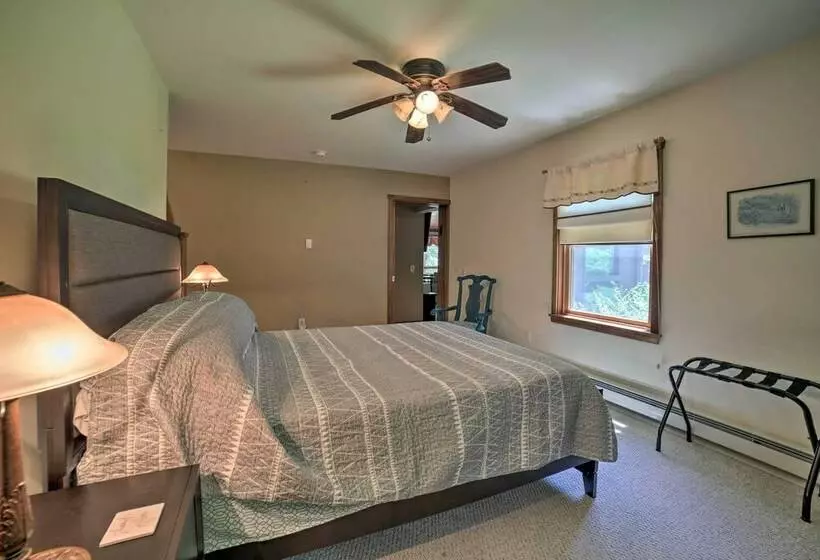 Charming Pymatuning Lake House Near Park & Beach