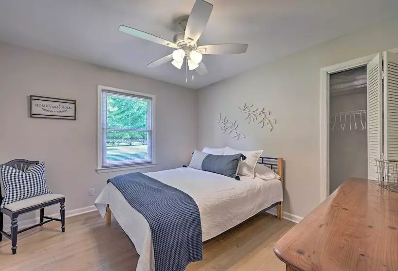 Charming Retreat On 5 Acres W/ Deck & Grill!