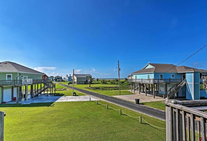 Walk To Crystal Beach: Coastal Home W/ Views!