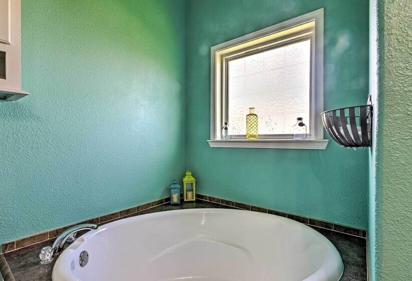 Walk To Crystal Beach: Coastal Home W/ Views!