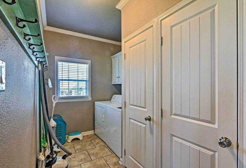 Walk To Crystal Beach: Coastal Home W/ Views!