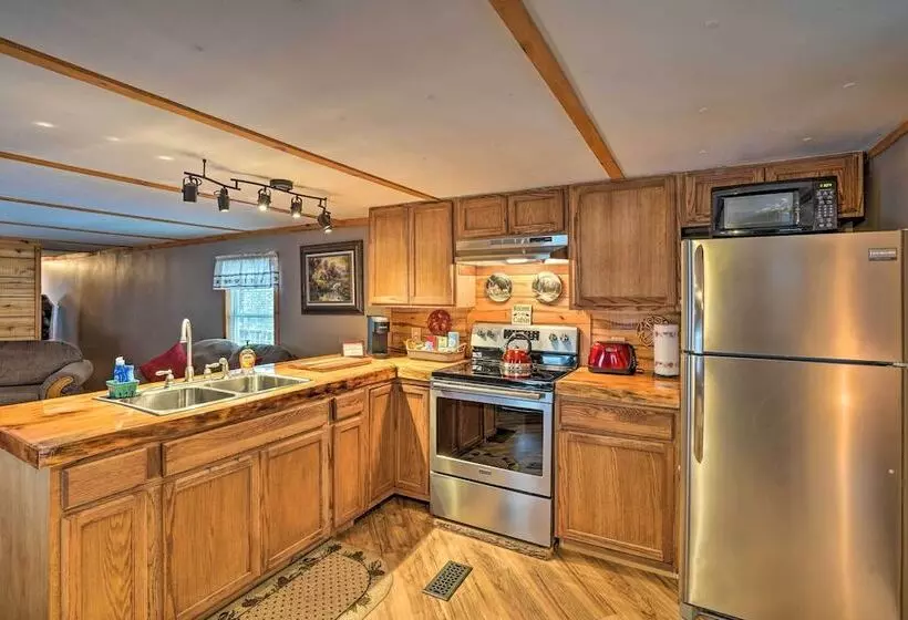 Cozy Catskills Home W/ Pond On 2 Acres!