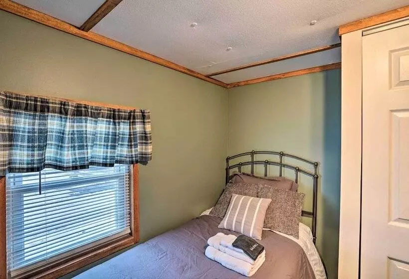 Cozy Catskills Home W/ Pond On 2 Acres!