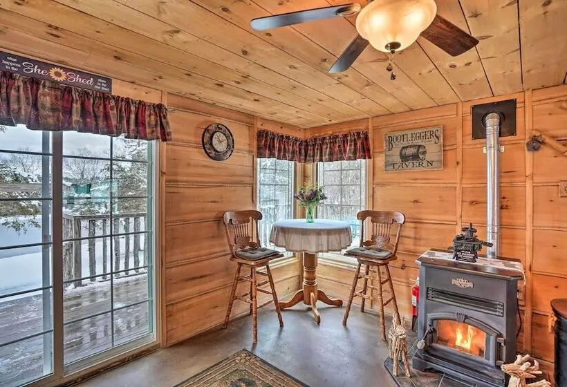 Cozy Catskills Home W/ Pond On 2 Acres!