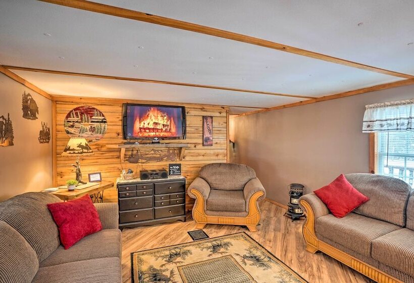 Cozy Catskills Home W/ Pond On 2 Acres!