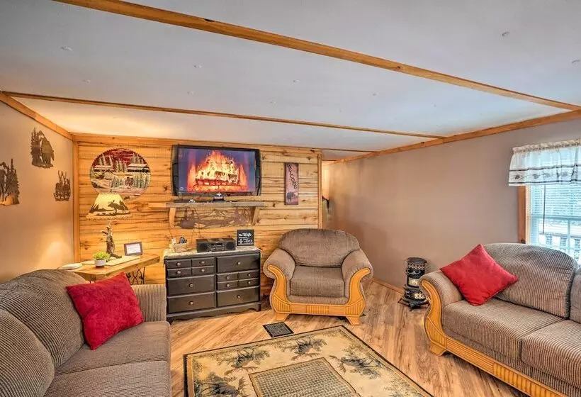 Cozy Catskills Home W/ Pond On 2 Acres!