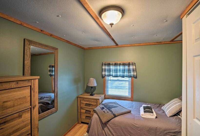 Cozy Catskills Home W/ Pond On 2 Acres!