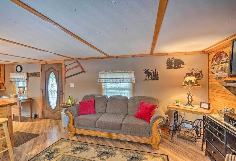 Cozy Catskills Home W/ Pond On 2 Acres!