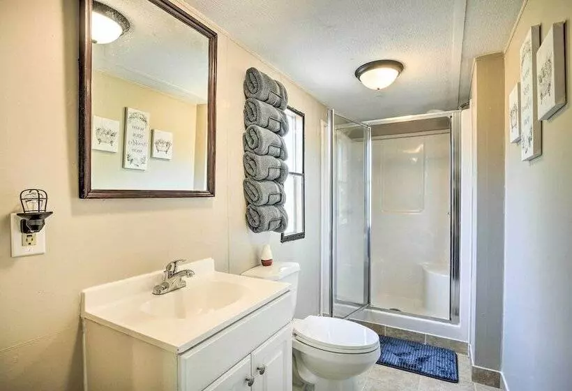 Cozy House W/ Huge Yard ~ 16 Mi To Fort Bragg