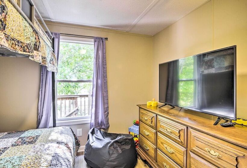 Cozy House W/ Huge Yard ~ 16 Mi To Fort Bragg