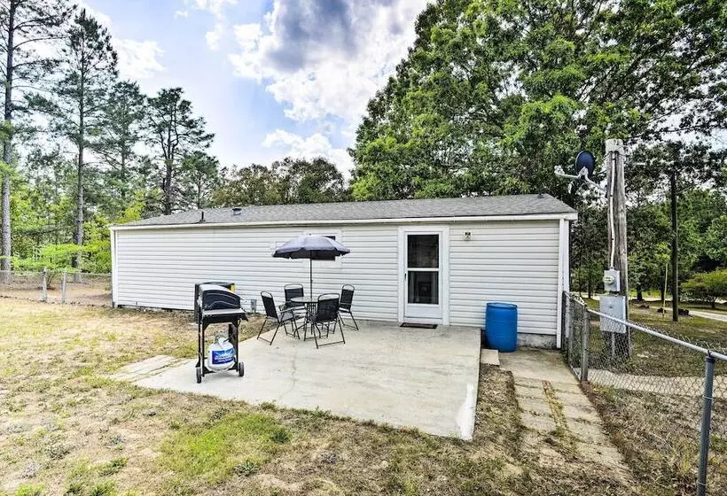 Cozy House W/ Huge Yard ~ 16 Mi To Fort Bragg