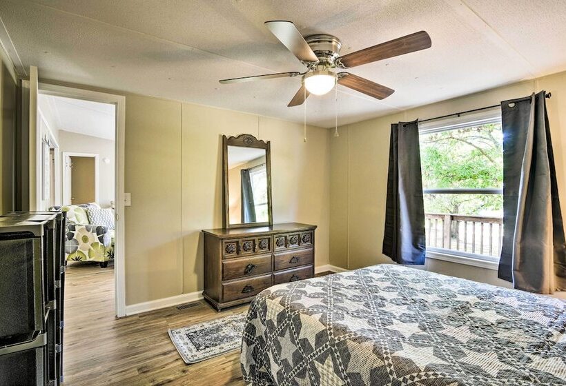 Cozy House W/ Huge Yard ~ 16 Mi To Fort Bragg