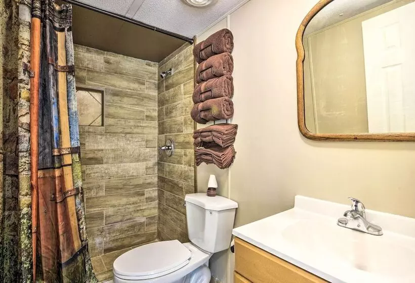 Cozy House W/ Huge Yard ~ 16 Mi To Fort Bragg